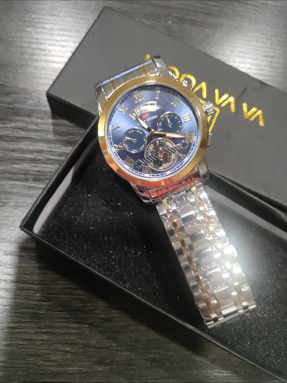 Men's Luxury Style Two-Tone Stainless Steel Watch – Blue Dial Water resistance